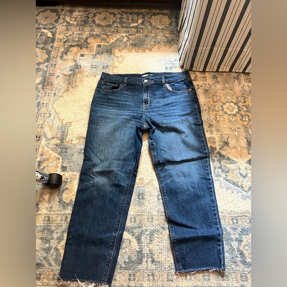 2 pairs women’s Old Navy jeans - Picture 7 of 10